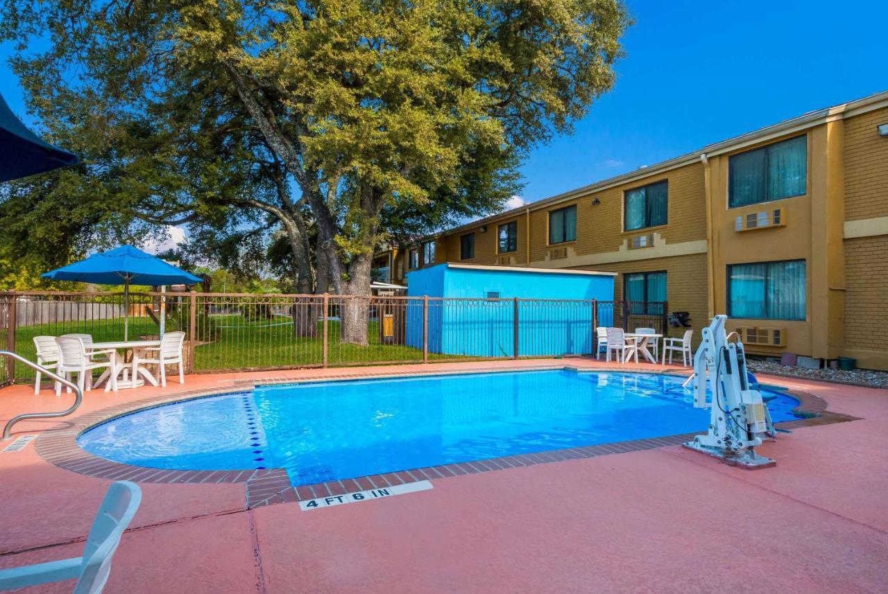 Surestay Plus Hotel By Best Western San Antonio North Eksteriør billede